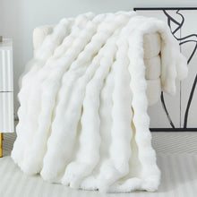 Faux Fur Throw Blanket Fleece Bubble Blanket Casa Carina-Super Soft Fluffy Fuzzy Blanket Plush Blanket-Cozy and Thick for Couch Chair Bed 130x160cm(51x63in) White