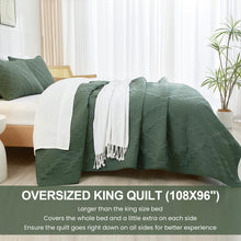 HiSnug Green Quilt King Size, Ultrasonic Oversized King Quilts with Pillow Shams, Soft Lightweight Summer Bedspread Coverlets for All Seasons, 3 Pieces (1 Quilt, 2 Pillow Shams)