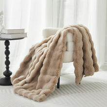 Faux Fur Throw Blanket Fleece Bubble Blanket Casa Carina-Super Soft Fluffy Fuzzy Blanket Plush Blanket-Cozy and Thick for Couch Chair Bed 160x200cm(63x79in) Camel