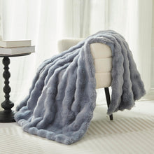 Faux Fur Throw Blanket Fleece Bubble Blanket Casa Carina-Super Soft Fluffy Fuzzy Blanket Plush Blanket-Cozy and Thick for Couch Chair Bed 160x200cm(63x79in) Light Grey