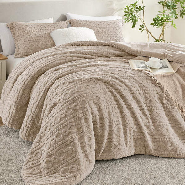 Homelike Moment Fluffy King Comforter Set, Beige Bedding Comforters King Size, Soft Velvet Warm Comforters for Winter, Fuzzy Fleece Bed Set 3 Pieces (1 Comforter, 2 Pillowcases)